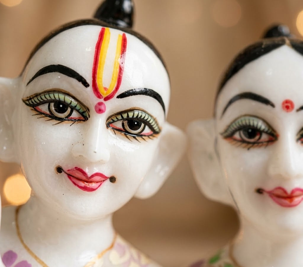 Pristine Makrana White Radha Krishna Sculptures - Living Room & Mandir Decor Placement | House of Mandana